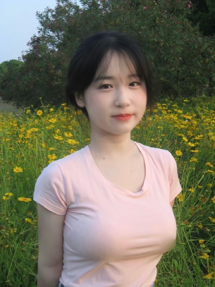 中方决定对在涉港问题上表现恶劣的美校花不着寸缕的跪趴在地上方人员采取签证限制